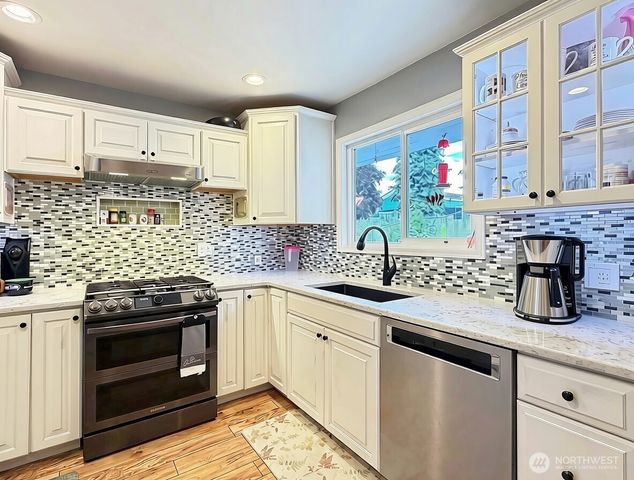 5029 West View Drive, Everett, WA 98203