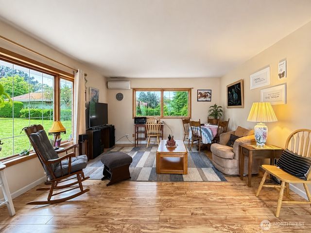 5029 West View Drive, Everett, WA 98203