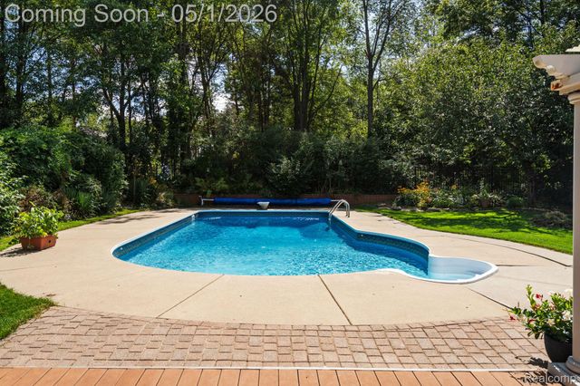 1861 Twin Sun Circle, Commerce Charter Township, MI 48390