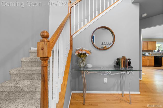 1861 Twin Sun Circle, Commerce Charter Township, MI 48390