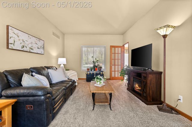 1861 Twin Sun Circle, Commerce Charter Township, MI 48390