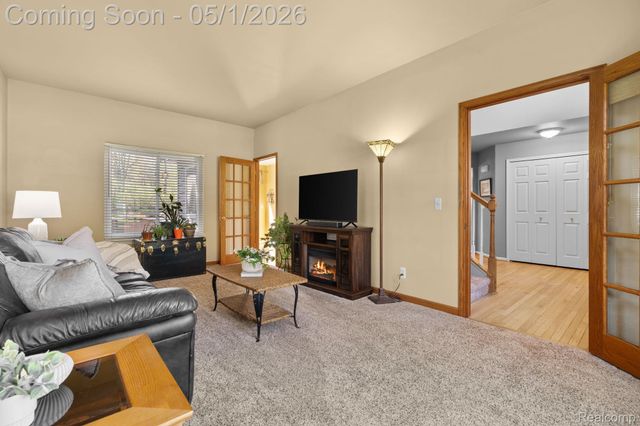 1861 Twin Sun Circle, Commerce Charter Township, MI 48390