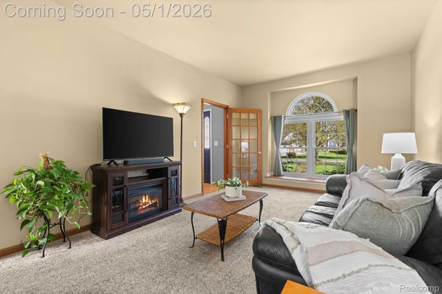 1861 Twin Sun Circle, Commerce Charter Township, MI 48390