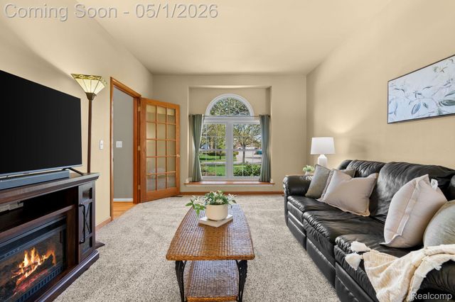 1861 Twin Sun Circle, Commerce Charter Township, MI 48390