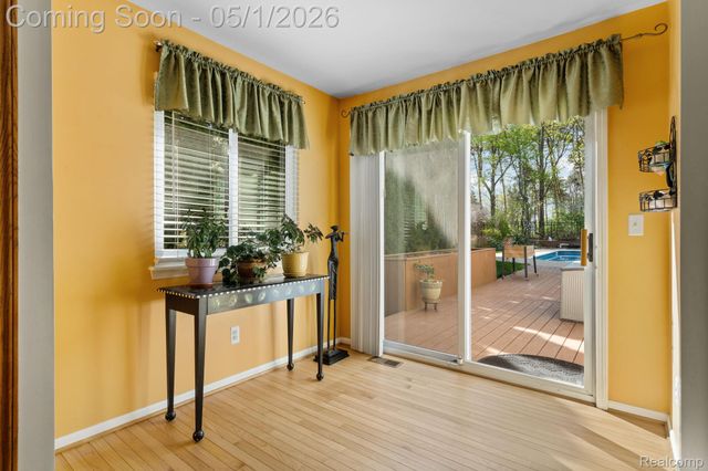 1861 Twin Sun Circle, Commerce Charter Township, MI 48390