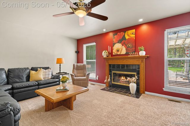 1861 Twin Sun Circle, Commerce Charter Township, MI 48390
