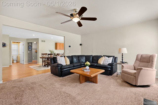 1861 Twin Sun Circle, Commerce Charter Township, MI 48390