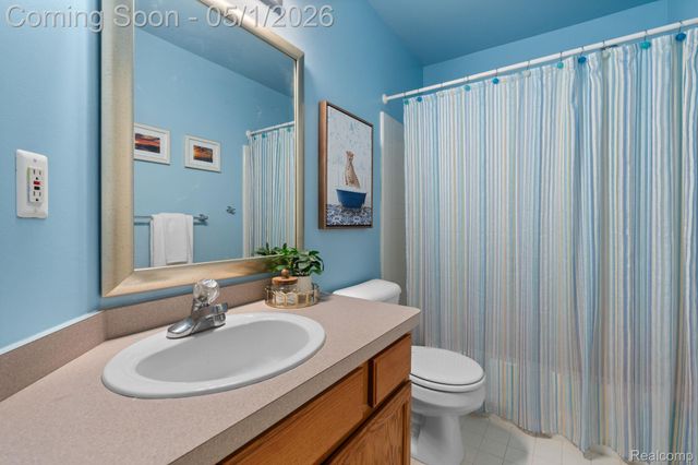 1861 Twin Sun Circle, Commerce Charter Township, MI 48390
