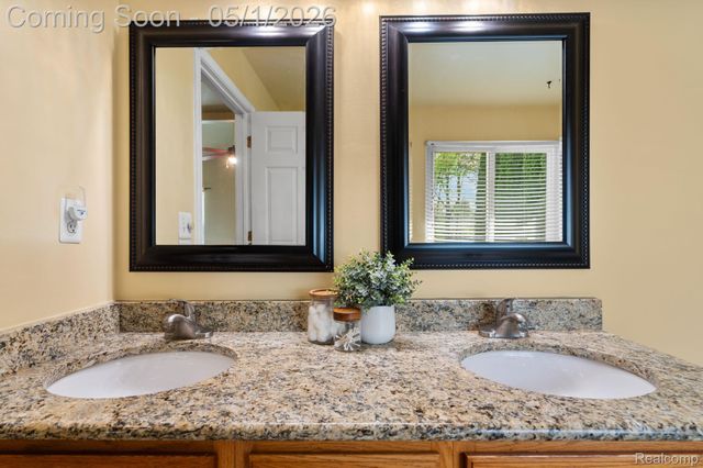 1861 Twin Sun Circle, Commerce Charter Township, MI 48390