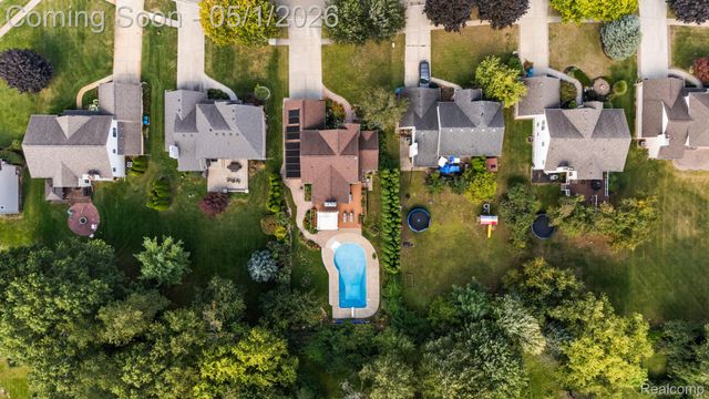 1861 Twin Sun Circle, Commerce Charter Township, MI 48390
