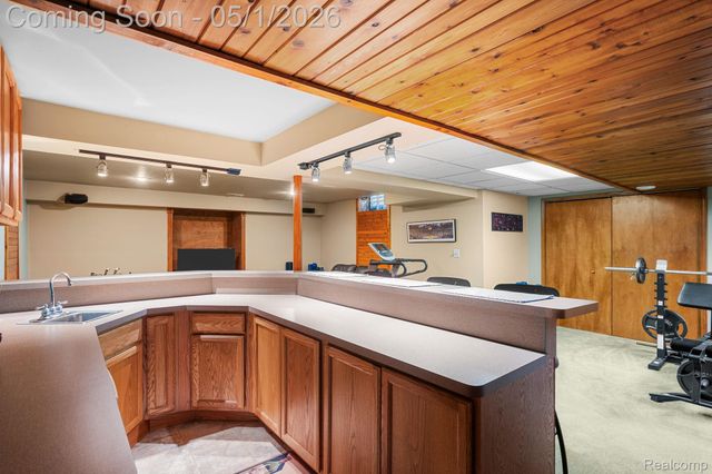 1861 Twin Sun Circle, Commerce Charter Township, MI 48390