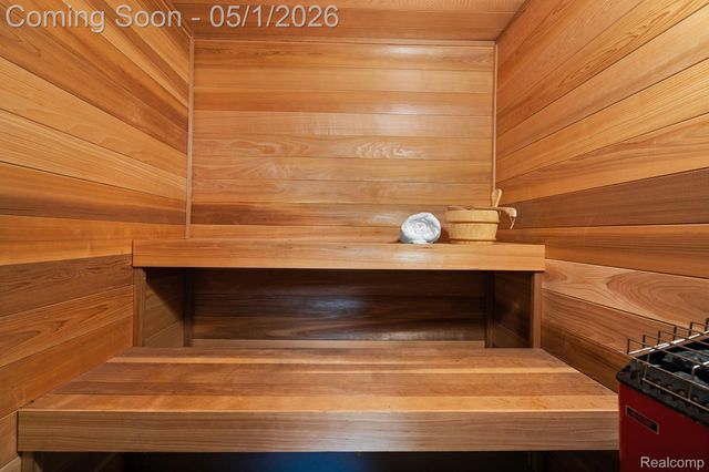 1861 Twin Sun Circle, Commerce Charter Township, MI 48390