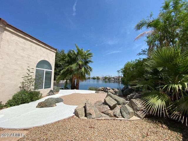 1406 W Lake Mirage Court, Gilbert, AZ 85233