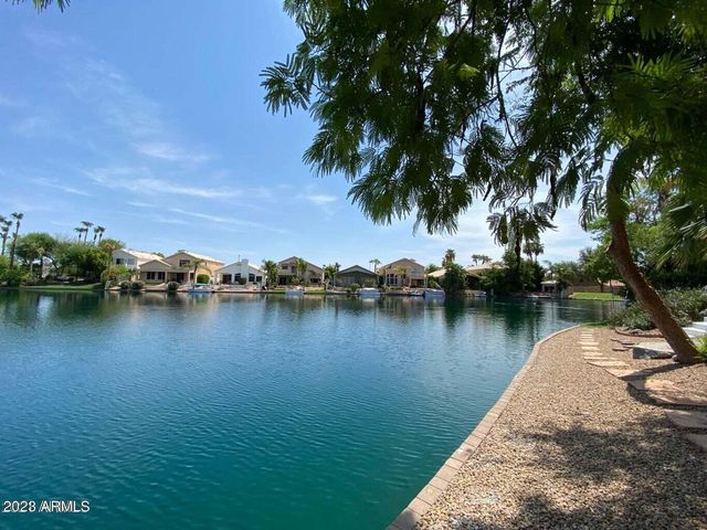 1406 W Lake Mirage Court, Gilbert, AZ 85233