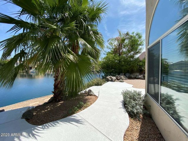 1406 W Lake Mirage Court, Gilbert, AZ 85233