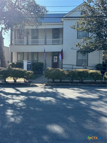 256 W Court Street, Seguin, TX 78155