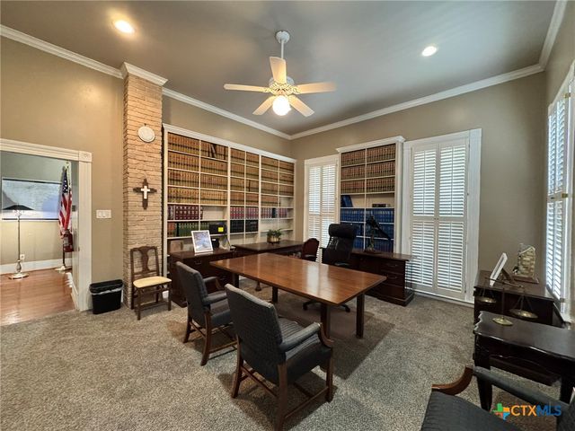 256 W Court Street, Seguin, TX 78155