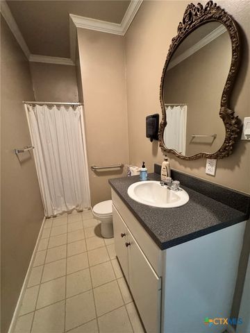 256 W Court Street, Seguin, TX 78155