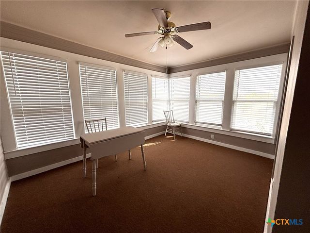 256 W Court Street, Seguin, TX 78155