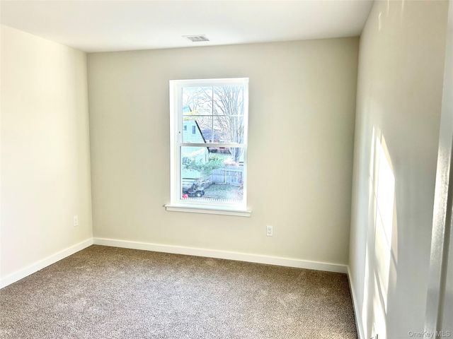 20 10th Street, Ronkonkoma, NY 11779