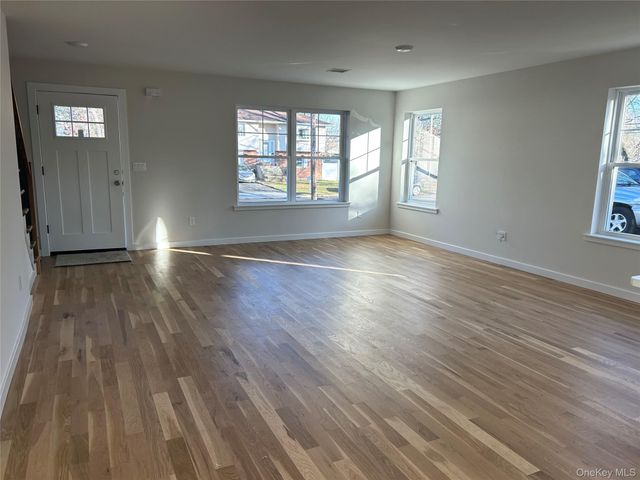 20 10th Street, Ronkonkoma, NY 11779