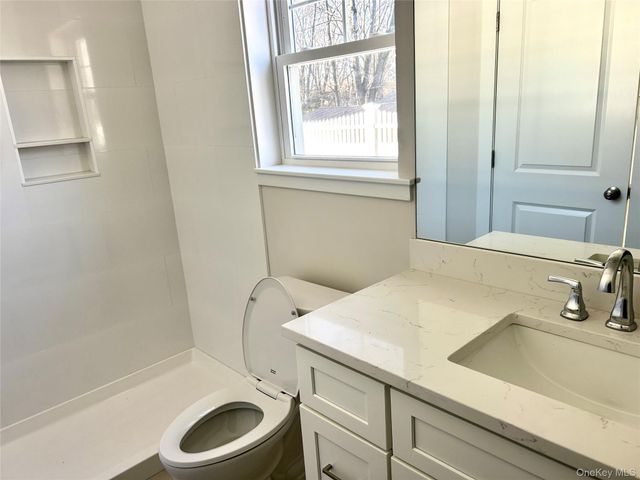 20 10th Street, Ronkonkoma, NY 11779