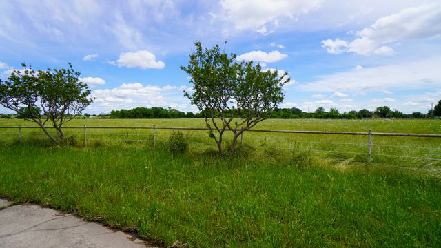 6700 Colquitt Road, Terrell, TX 75160
