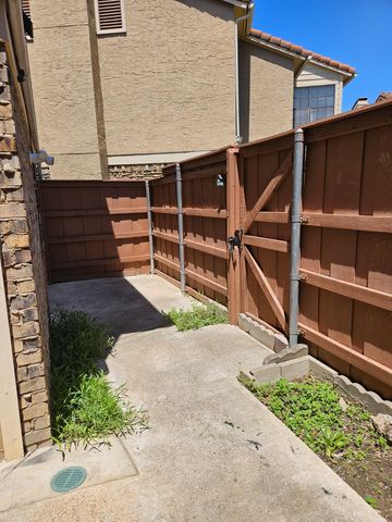 4260 Madera Road 2, Irving, TX 75038