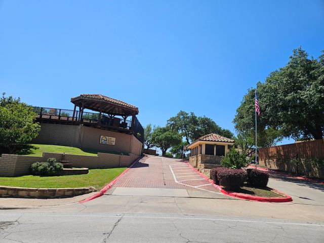 4260 Madera Road 2, Irving, TX 75038