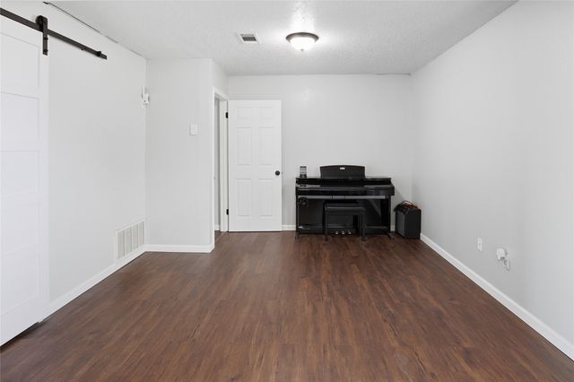 265 N Trinity Avenue, Emhouse, TX 75110