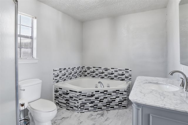 265 N Trinity Avenue, Emhouse, TX 75110