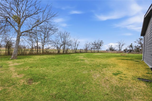 265 N Trinity Avenue, Emhouse, TX 75110