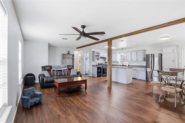 265 N Trinity Avenue, Emhouse, TX 75110