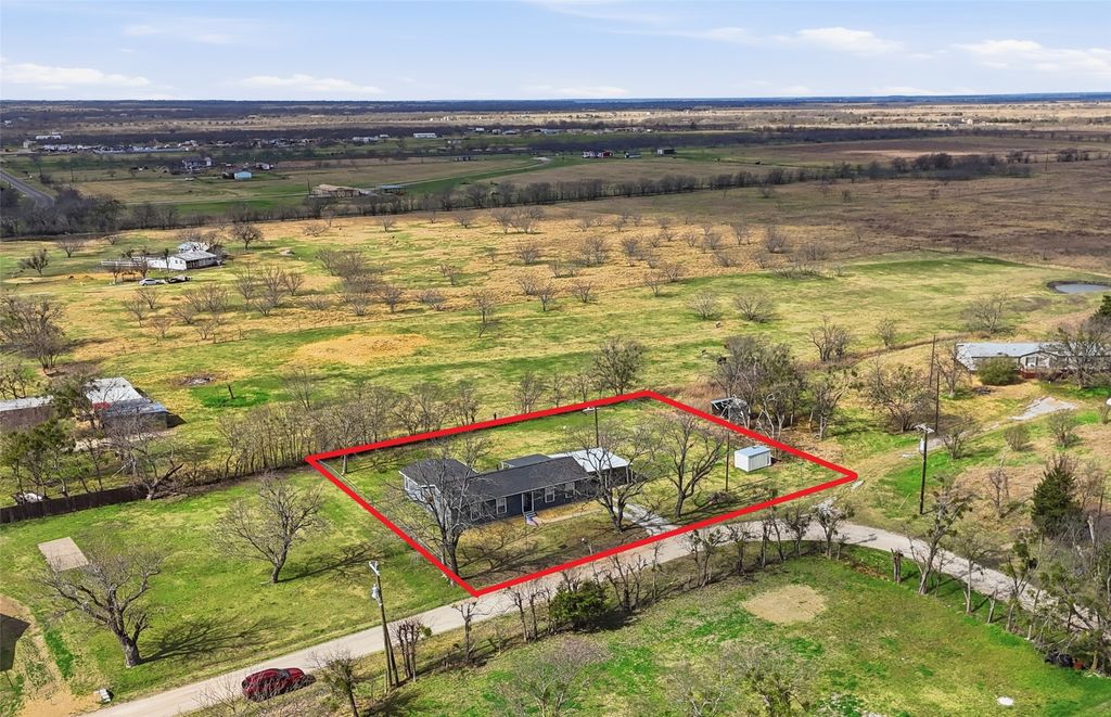 265 N Trinity Avenue, Emhouse, TX 75110