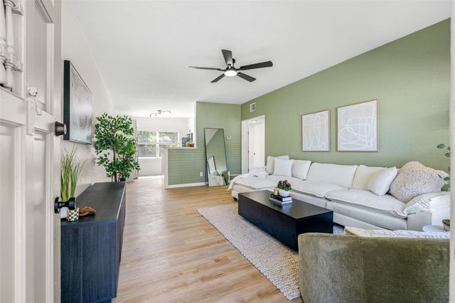 5442 45TH AVENUE N, St Petersburg, FL 33709