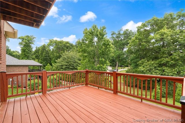 5004 Luke Lane, Sellersburg, IN 47172