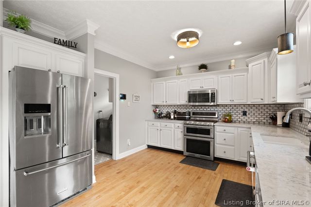 5004 Luke Lane, Sellersburg, IN 47172