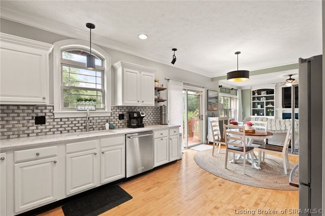 5004 Luke Lane, Sellersburg, IN 47172