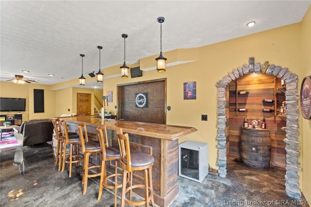 5004 Luke Lane, Sellersburg, IN 47172