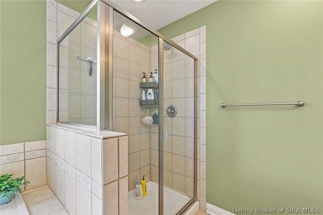 5004 Luke Lane, Sellersburg, IN 47172