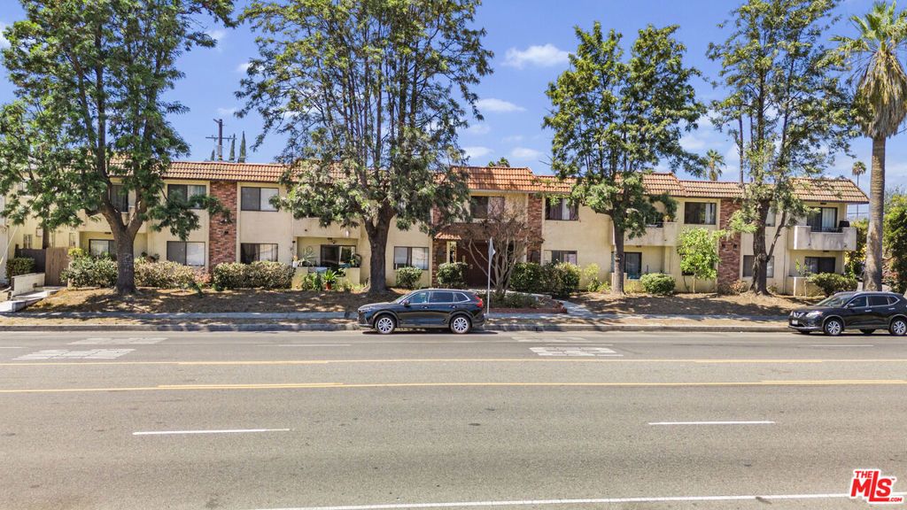 7061 Whitsett Avenue, Los Angeles, CA 91605 — photo 3