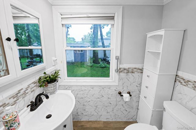 208 Avenue C, Ronkonkoma, NY 11779