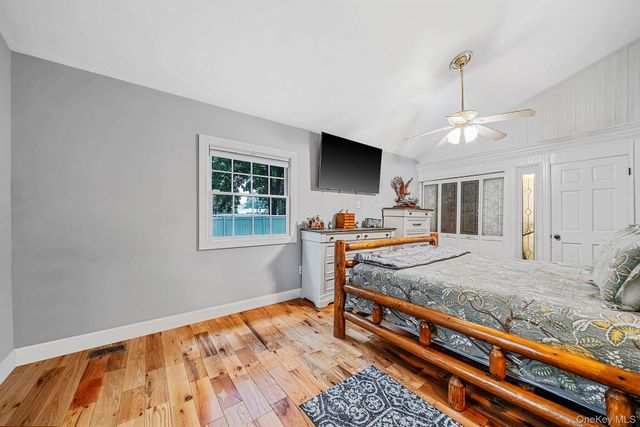 208 Avenue C, Ronkonkoma, NY 11779