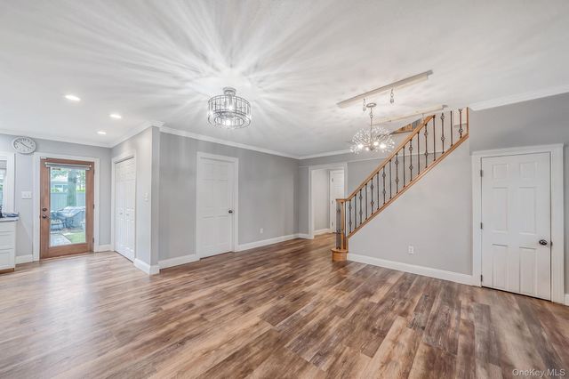 208 Avenue C, Ronkonkoma, NY 11779