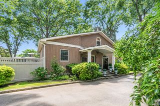 208 Avenue C, Ronkonkoma, NY 11779