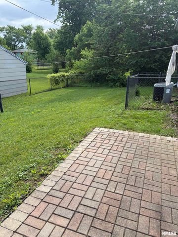 611 W KELLAR Parkway, Peoria, IL 61614