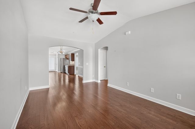 1040 Charlie Daniels Pkwy Apt 164, Mount Juliet, TN 37122