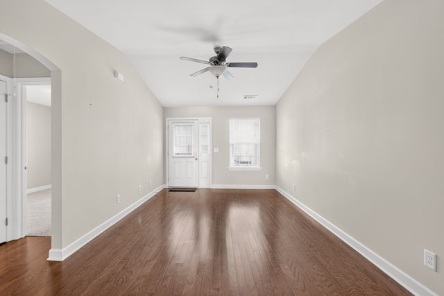1040 Charlie Daniels Pkwy Apt 164, Mount Juliet, TN 37122