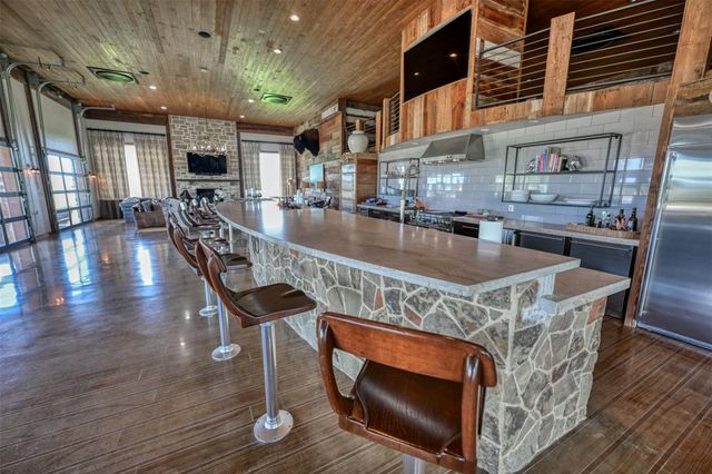 3805 Guenther Road, La Grange, TX 78945