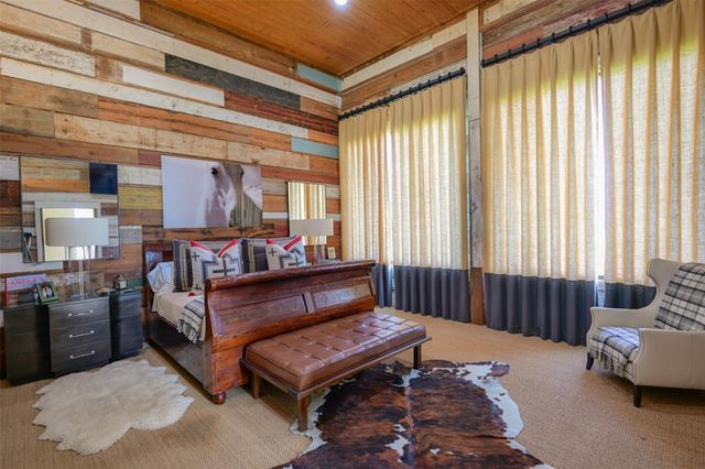 3805 Guenther Road, La Grange, TX 78945